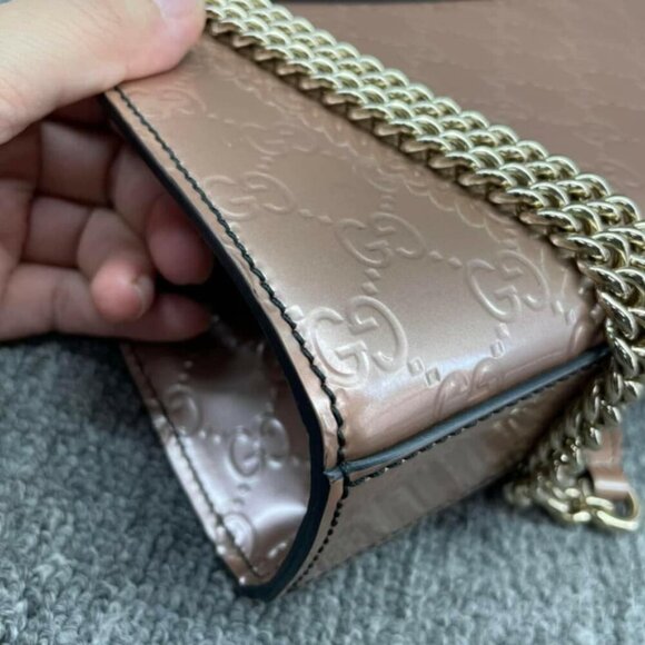 100% Authentic GUCCI Emily GG Patent Leather Shoulder Bag 370-101424 - Picture 9 of 16